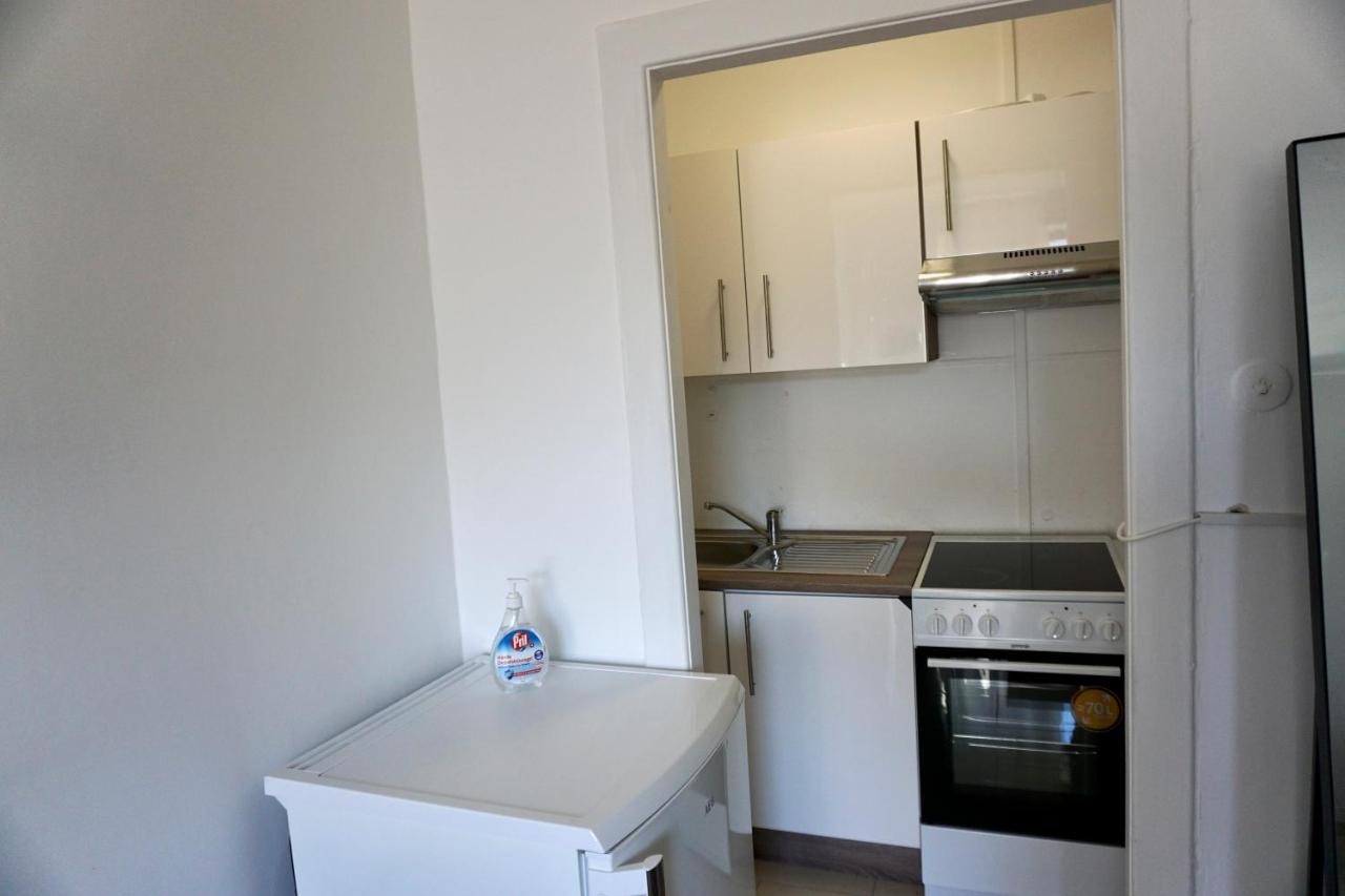 Alster Hamburg - Saniertes Und Mobliertes Apartment Mit Bad Und Kuche Exterior photo
