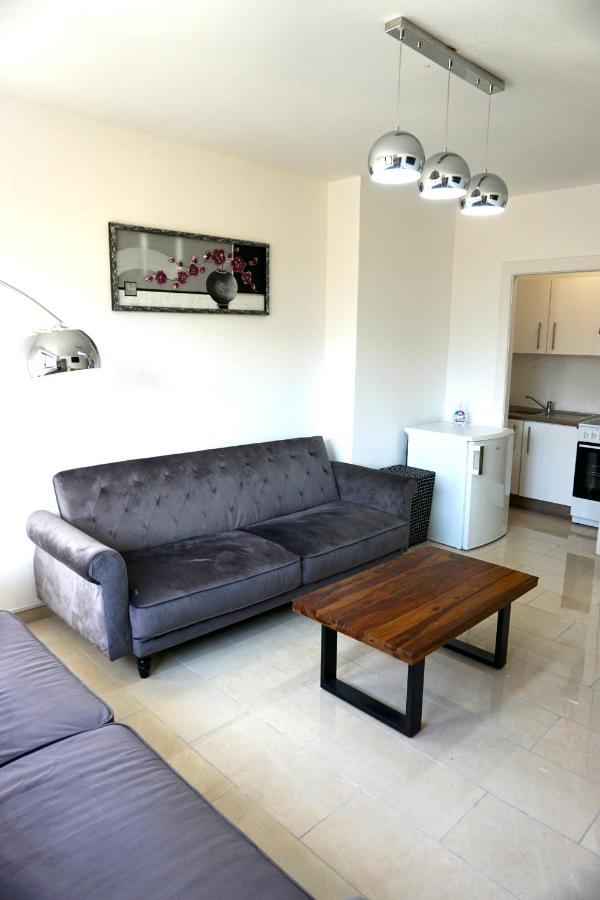 Alster Hamburg - Saniertes Und Mobliertes Apartment Mit Bad Und Kuche Exterior photo